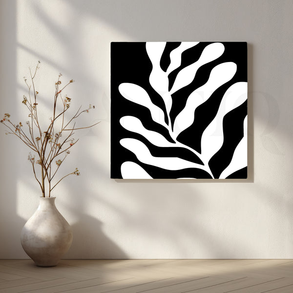 Monochrome Organic Patterns in Fluid Black and White Design